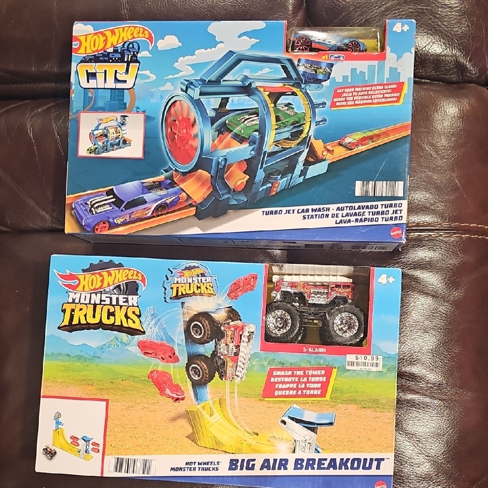 City Turbo Jet Car Wash and Monster Trucks Big Air Breakout Set